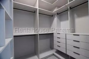 Alquiler de Apartamento con 197m2 en Santa Maria PH The Ivy Tower 26-7265SR - Imagen 13