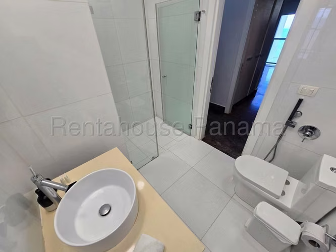 alquilo apartamento amoblado en avenida balboa YOO OF 26-7302