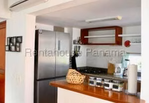 Venta de Casa con 249m2 en Playa Blanca PH Costa Blanca 26-7236SR