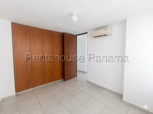 Venta de Apartamento con 134m2 en San Francisco PH Terrawind 26-6977SR
