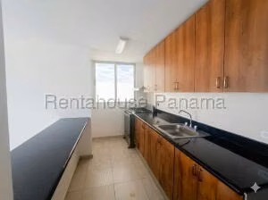 Venta de Apartamento con 134m2 en San Francisco PH Terrawind 26-6977SR