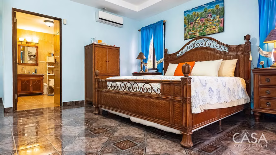 Casa Inteligente Frente a La Playa con Paneles Solares en Venta en Las Lajas - Chiriquí