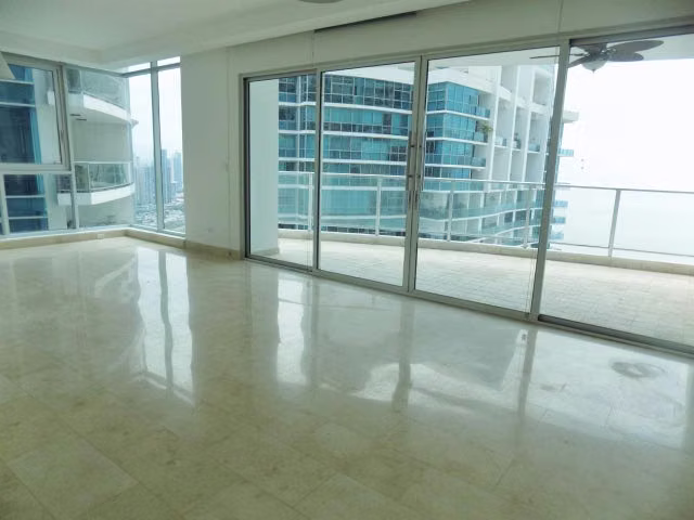 Venta Pacific Village Punta Pacifica 26YCG6548