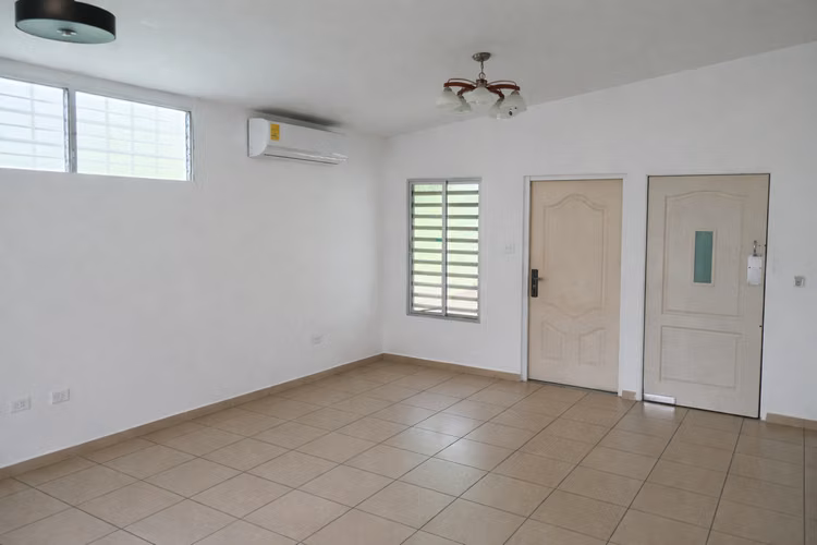 Venta de casa de 295m² en Brisas del Golf Arraijan 27JSS577