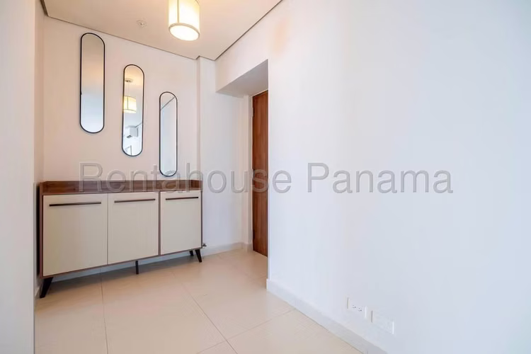 Se Vende Apartamento en Costa del Este LA26-5817