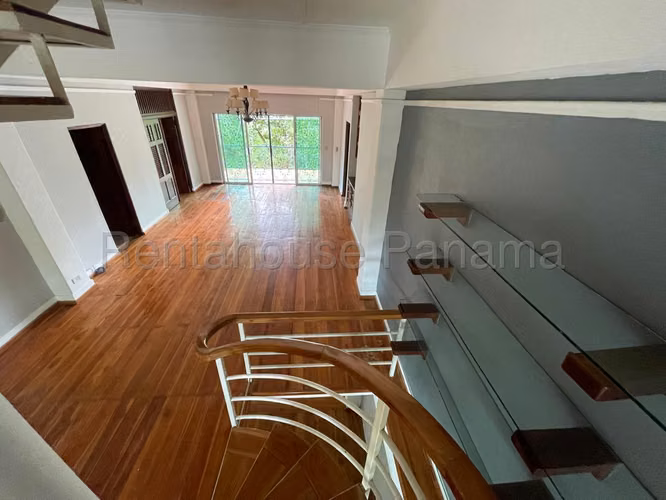 Se Alquila Casa en Albrook MDV26-5922