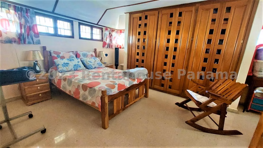 Se Vende Casa en La Alameda MDV26-4505