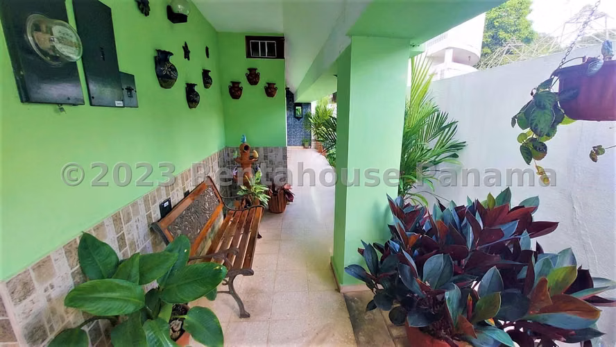 Se Vende Casa en La Alameda MDV26-4505