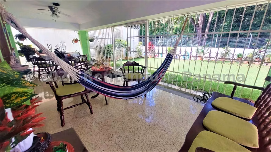 Se Vende Casa en La Alameda MDV26-4505