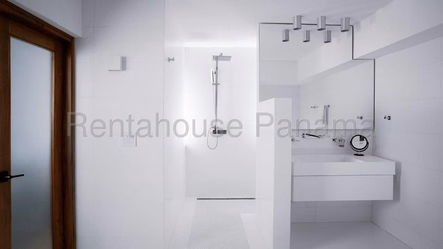 Venta de Amplio Penthouse en Paitilla Ph  El Virrey Mts2: 800 PD