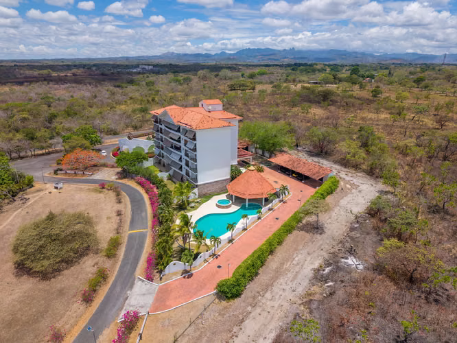 Apartamento Amueblado de 3 Recámaras en Punta Barco con Terraza y Vista Verde - Imagen 13