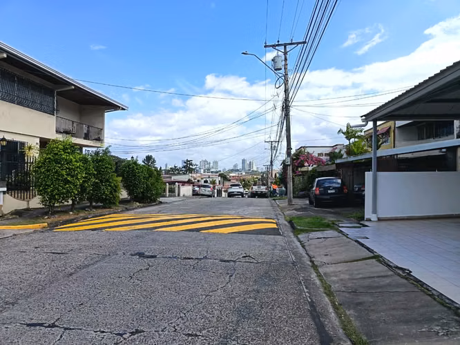 PROPIEDAD CON USO COMERCIAL LOCALES EN LOS ANGELES VENTA $ 1,200,000.00