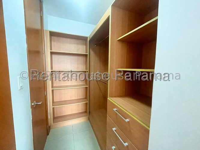Apartamento en Alquiler en Coco del Mar  JG