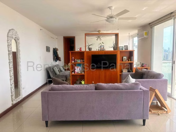 Apartamento en Alquiler en Coco del Mar  JG
