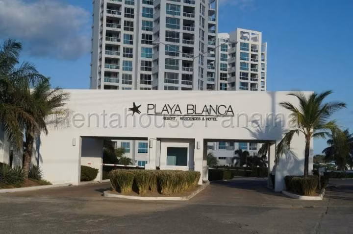 LAND FOR SALE IN PLAYA BLANCA HQ