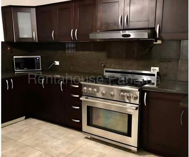 Venta de Casa en Condado del Rey 26*4734Mfk