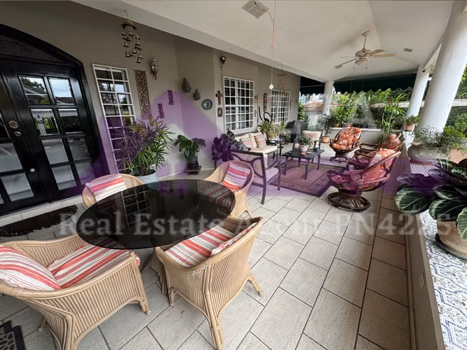 Venta de casa en La Montañeza, Brisas del Golf – Cerca del Club de Golf