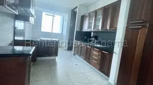 Venta de Apartameto con 294m2 en Punta Pacifica PH Aqualina 26-4909SR