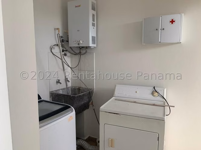 Venta de Apartamento con 123m2 en Bella Vista PH South Beach 26-7330SR
