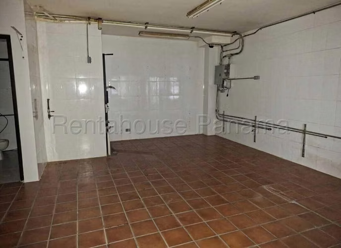 Local Comercial en Alquiler en Marbella JG