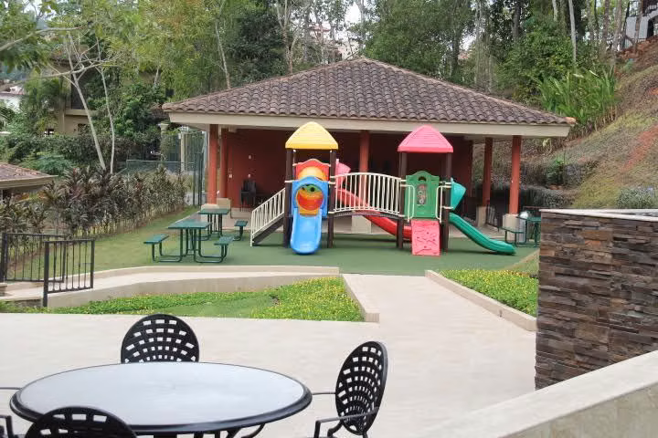 Venta de apartamento de 290m² en Embassy Club Clayton 25JSS8617