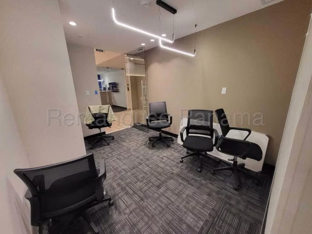 Oficina amoblada en Alquiler Tower Financial 26YCG1928