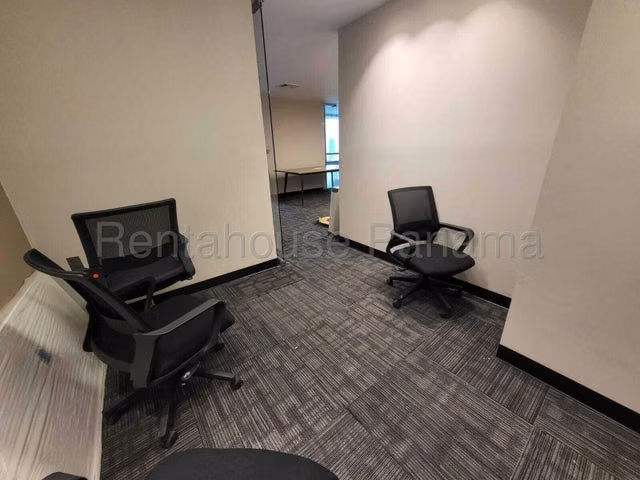 Oficina amoblada en Alquiler Tower Financial 26YCG1928