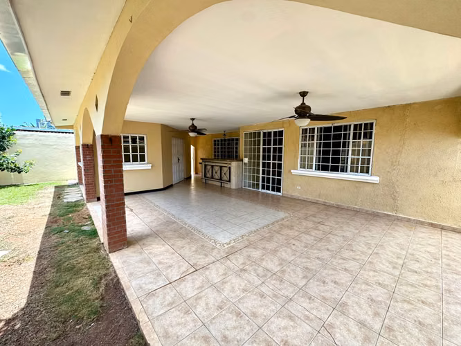 ALQUILER DE CASA - ALBROOK GARDENS