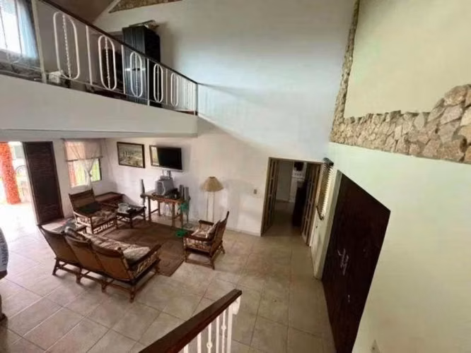 Venta Casa de Dos Niveles Unifamiliar en Coronado