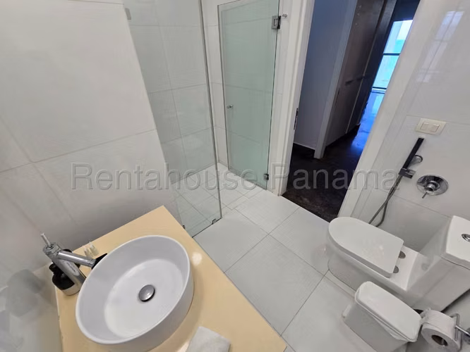 Alquiler de Apartamento en Avenida Balboa Ph Yoo  26-7302 ANL
