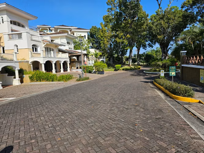 ALQUILER DE APARTAMENTO TUCAN COUNTRY CLUB AMOBLADO