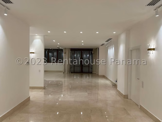 Alquiler de Apartamento en Punta Pacifica Ph Ocean Reef Mts2: 336 PD
