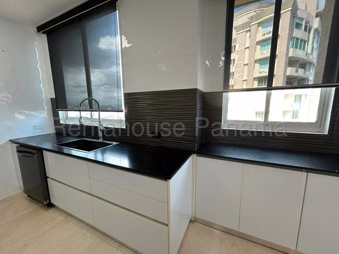 Se Alquila Apartamento en Punta Pacifica VLU26-7259
