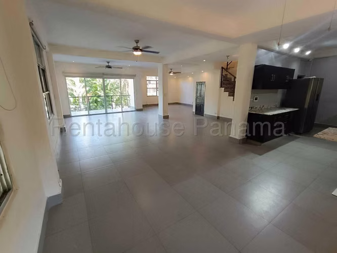 Casa en Alquiler en Clayton AFC 26-6187