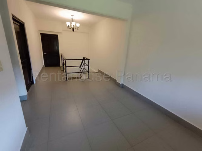 Casa en Alquiler en Clayton AFC 26-6187