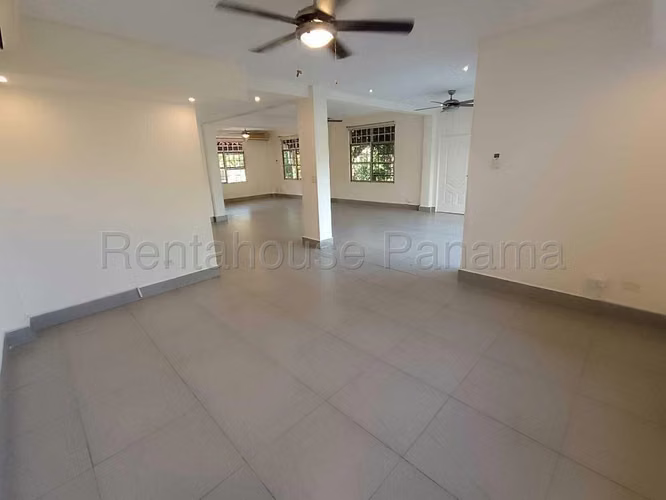 Casa en Alquiler en Clayton AFC 26-6187