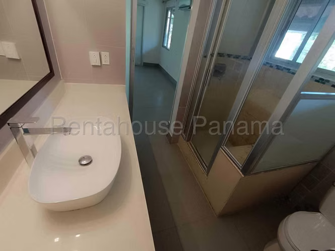 Casa en Alquiler en Clayton AFC 26-6187