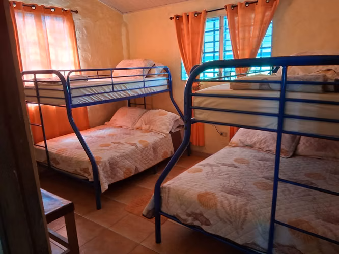 Casa en Costa Esmeralda con amplio terreno y terrazas