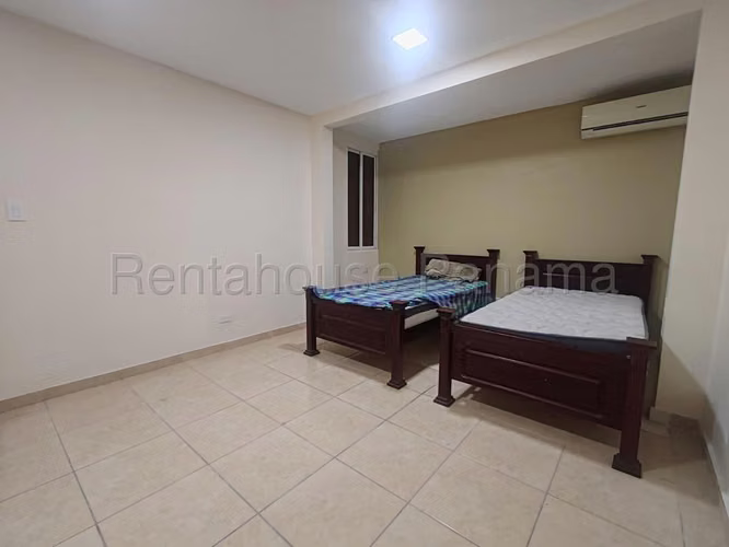 Venta de Casa en Brisas del Golf Mts2: 262 PD