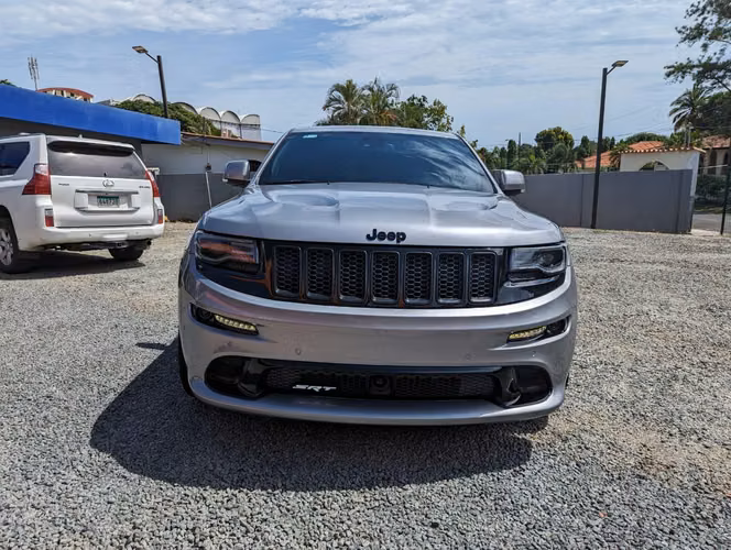 SE VENDE JEEP GRAND CHEROKEE  SRT8 2014