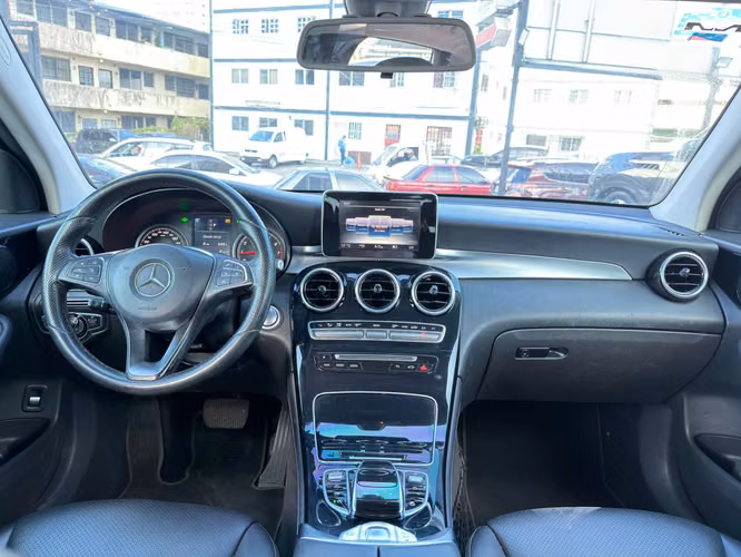 MERCEDES GLC