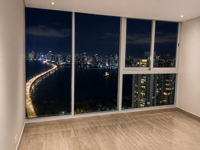 PH The Regent Country Club | Piso alto + vista al mar | 96 m² | $2,300