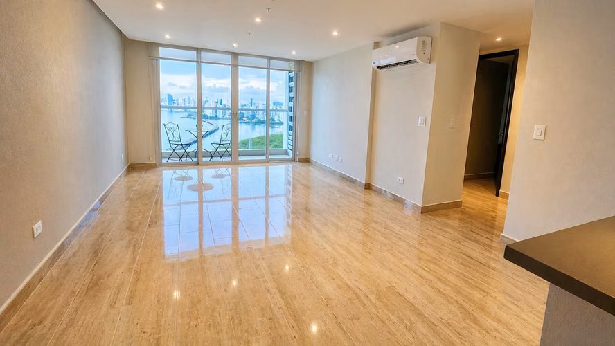 PH The Regent Country Club | High floor + ocean view | 96 m² | $2,300