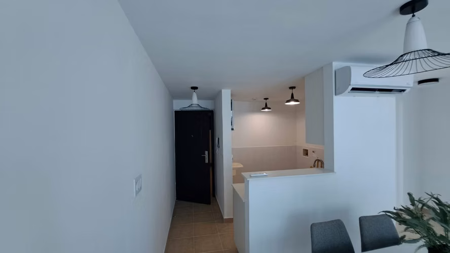 ¡VIVE A PASOS DEL PARQUE OMAR! Apartamento Como Nuevo en Carrasquilla
