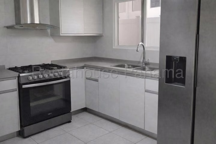 Vendo casa en Paseo del Norte LF26-7354 Solo Cliente Directo