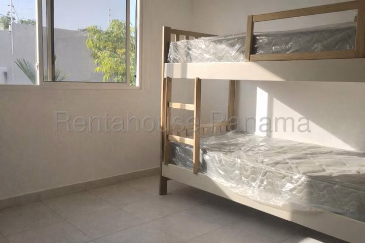 Vendo casa en Paseo del Norte LF26-7354 Solo Cliente Directo