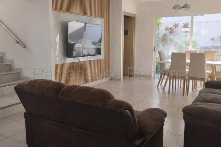 Vendo casa en Paseo del Norte LF26-7354 Solo Cliente Directo