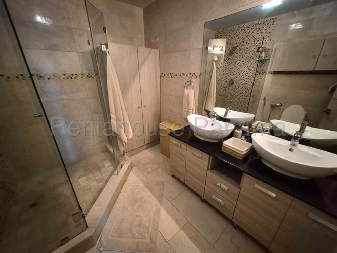 alquilo apartamento amoblado en punta pacifica grand tower OF 26-7320