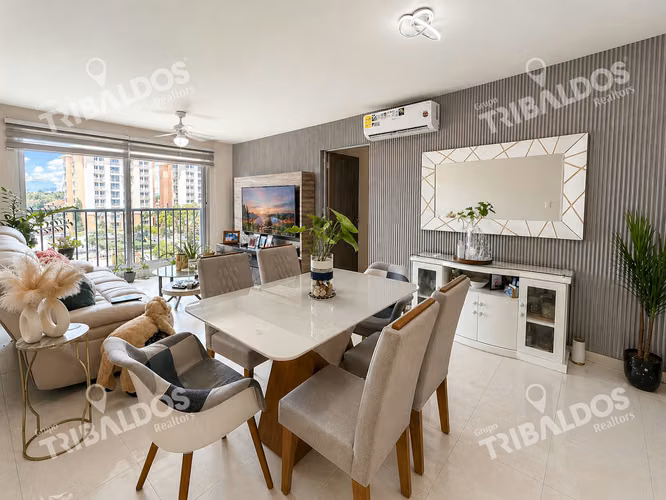 Sale of Apartment in Torres de Versalles II Building
