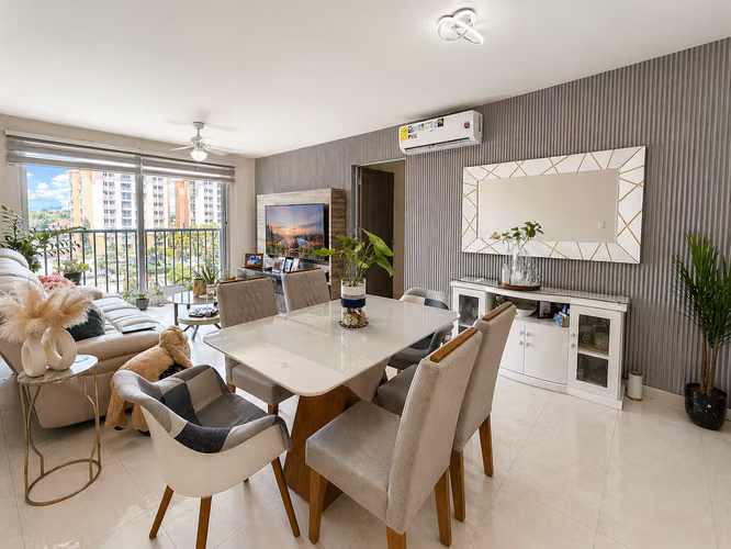 Sale of Apartment in Torres de Versalles II Building